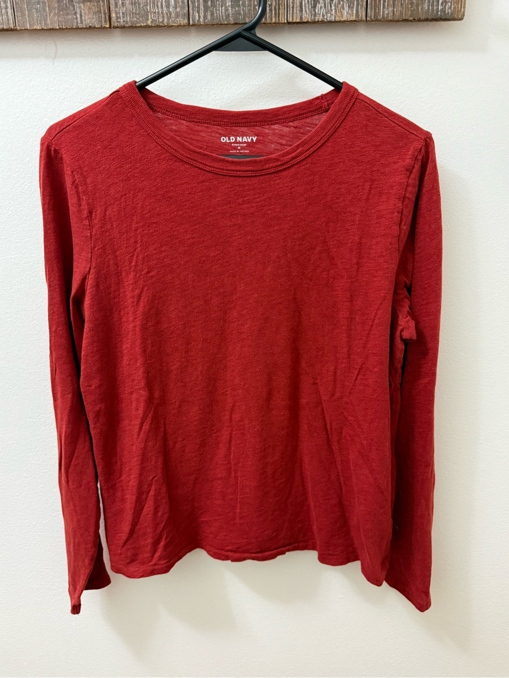 Old Navy Women's Brick Red Crewneck Long Sleeve Tee medium